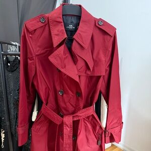 Pristine COACH trench coat Signature charm and logo button on the back
